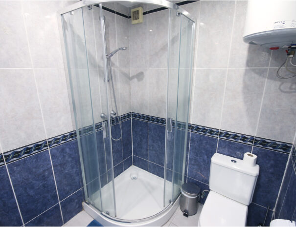 Bathroom1 (3)