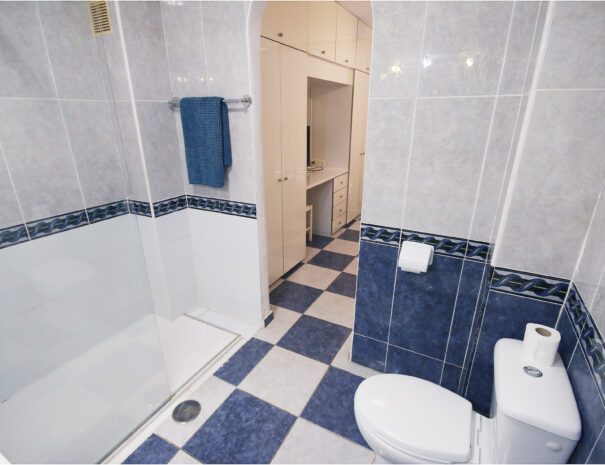 Bathroom2 (1)
