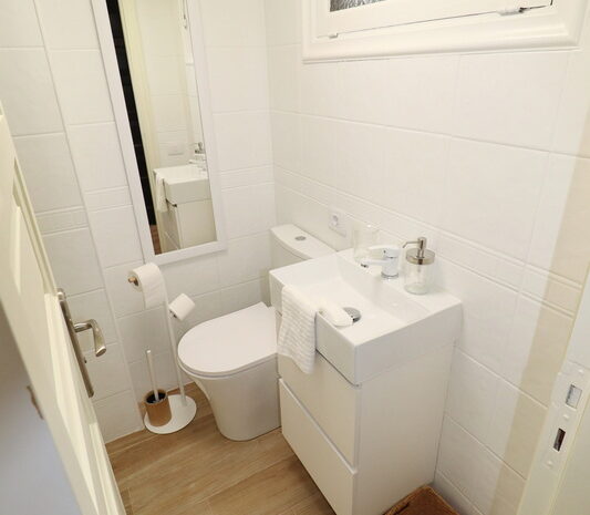 BathroomB