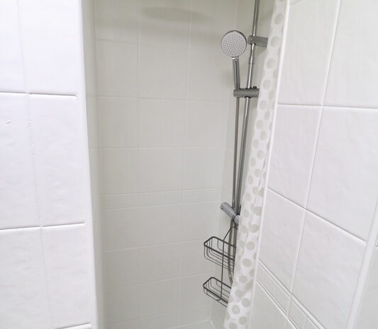 BathroomB2