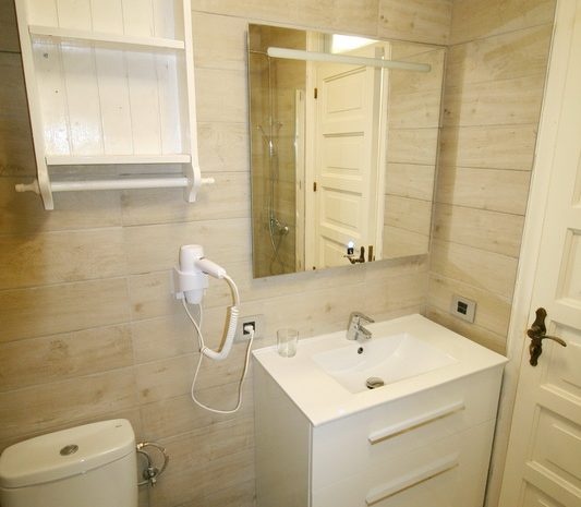bathroom3