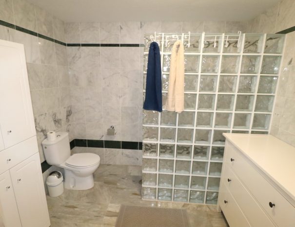 bathroom3