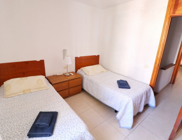 bedroomB1_2