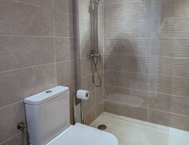 Bathroom2