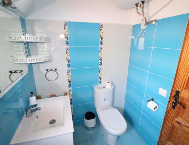 BathroomB2